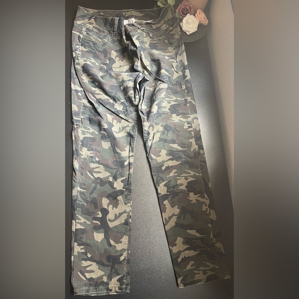 VIP Army Pants - Picture 1 of 3